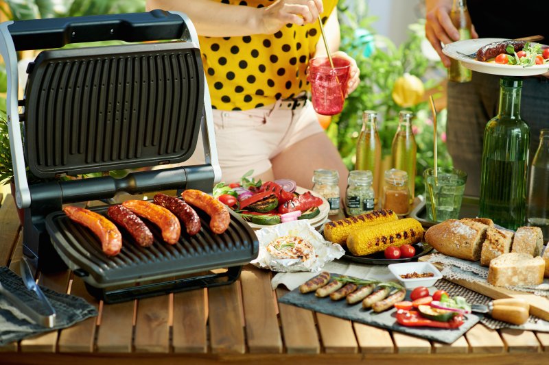 people enjoying summer foods in Midland